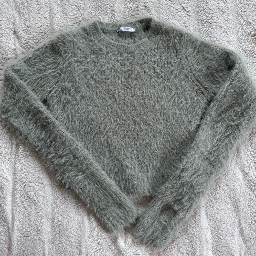 ZARA FLUFFY GREY SWEATER SIZE SMALL